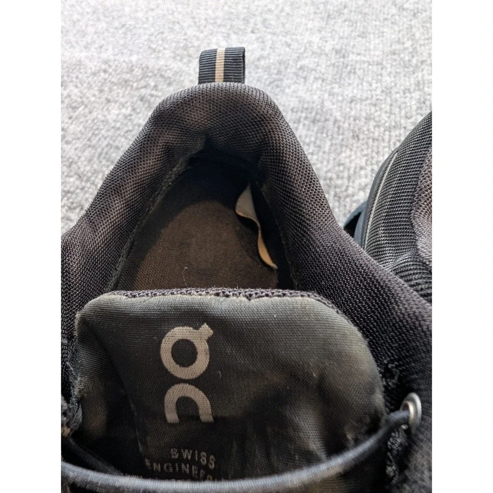 On Cloud Waterproof Black Women's 8.5 US / 6.5 UK / 40 EU Running Shoes 59.98838